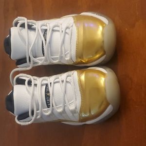 Jordan 11 Gold Toe